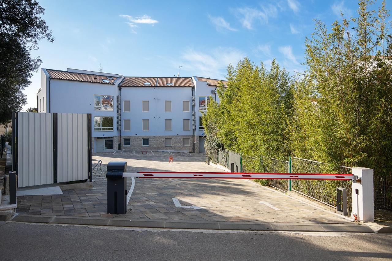 Apartman Damjan Pjescana Uvala Extérieur photo